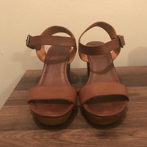 Platform Leather Heels - Picture 2 of 5